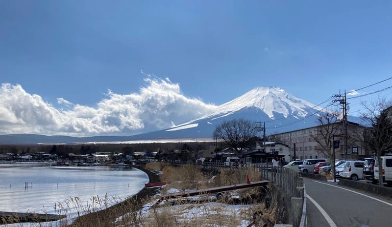 サンプラザホテル富士山中湖付近から見る富士山