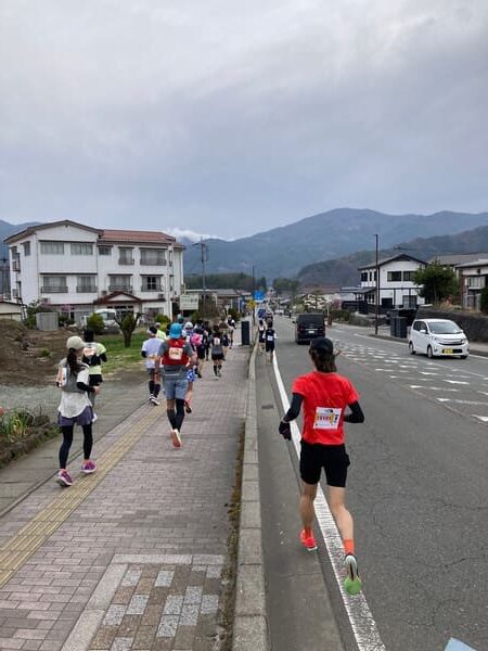 8km地点コース風景　河口湖大橋手前