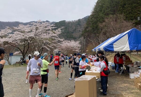 精進湖駐車場30km地点のエイド