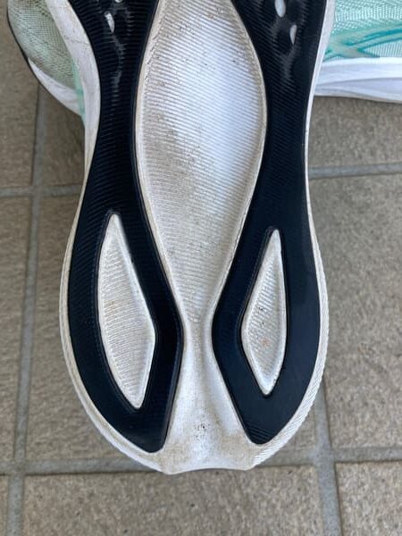 アシックスevoridespeed3の靴底写真